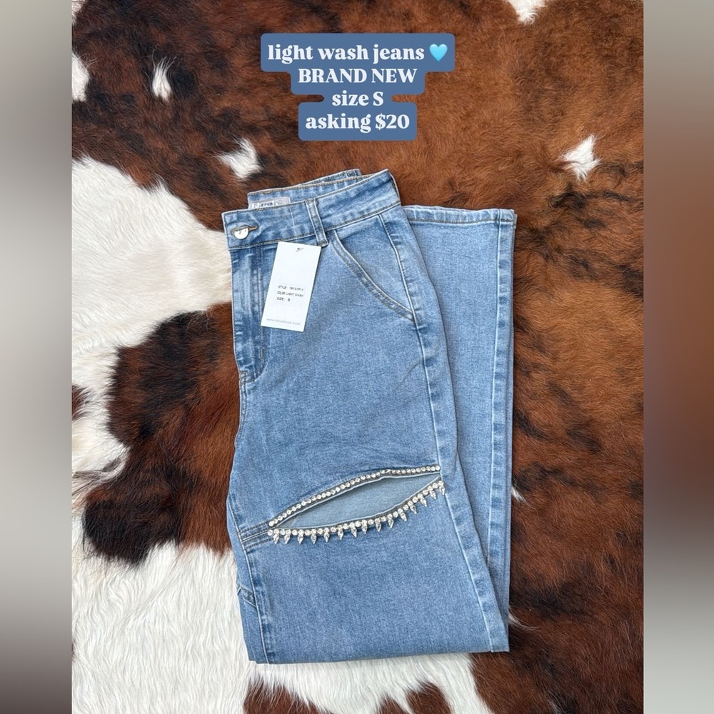 Stylish Blue Jeans with Rhinestone Detail